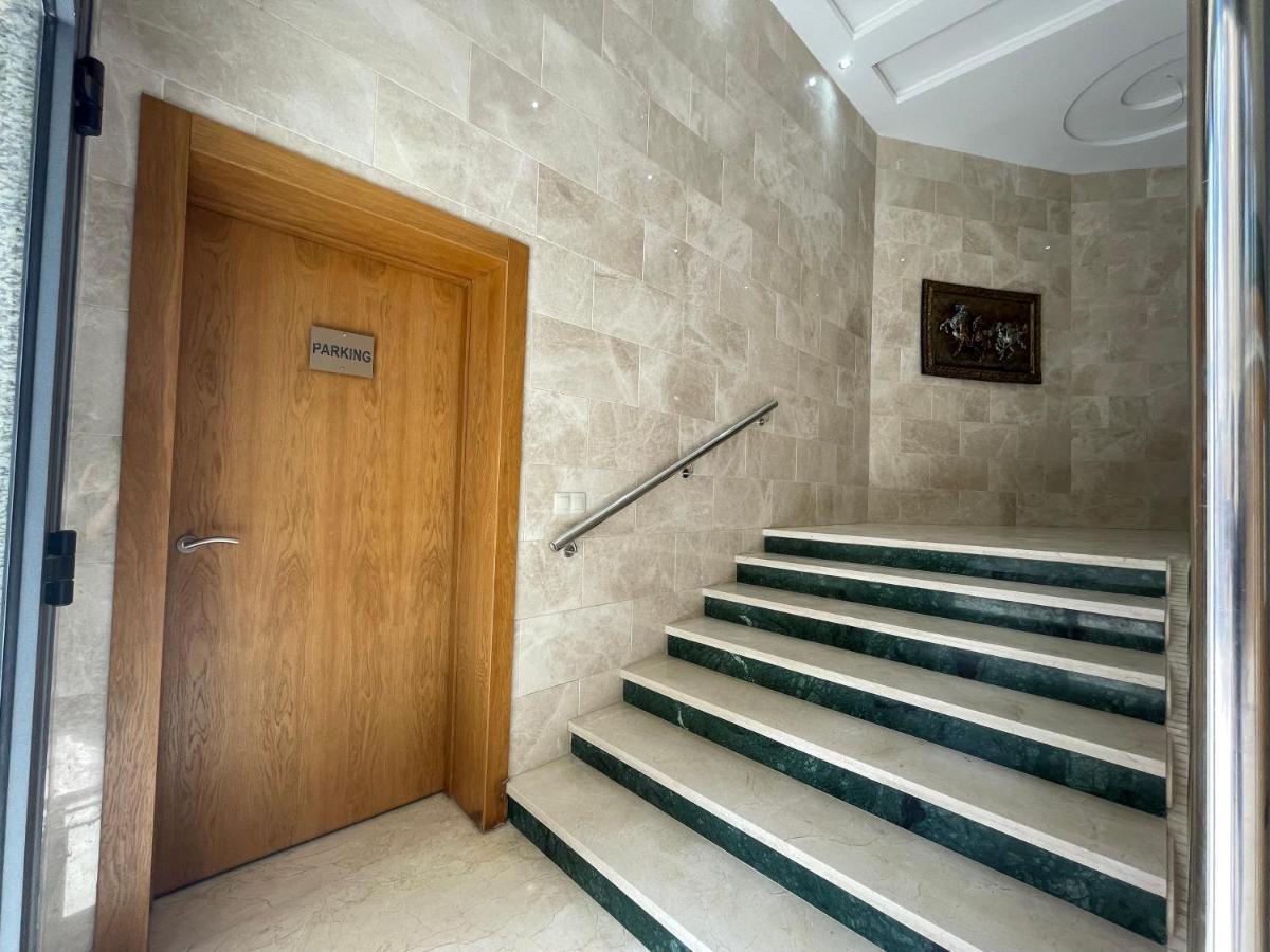 Seafront High Standard Apartment Мартиль Экстерьер фото